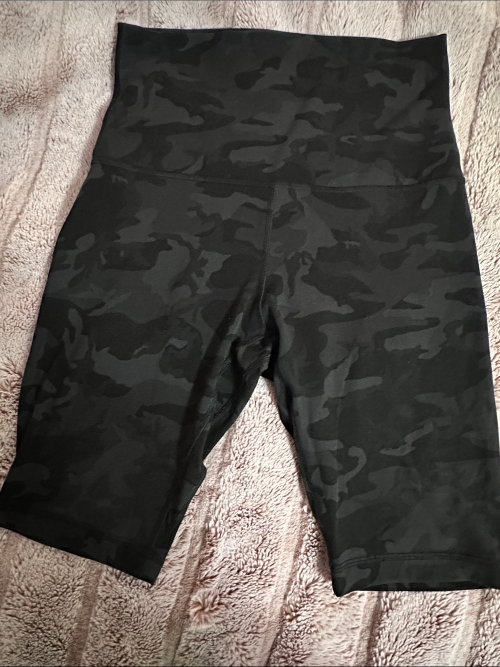 Lululemon High-Waist Black Camo Biker Shorts size 8